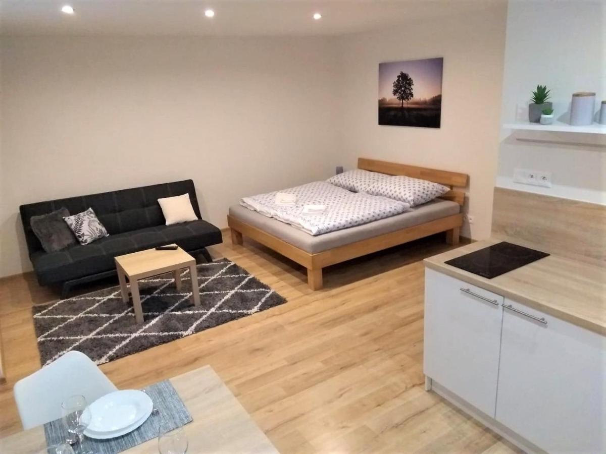 Ademi Apartments Smrecany Bagian luar foto